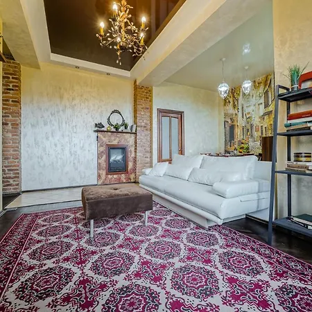 Апартаменти Loft On Kirova 1 *